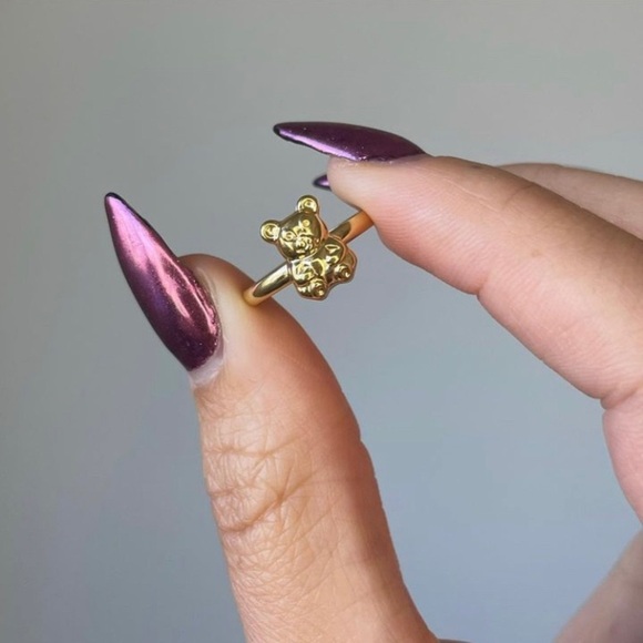 18k Teddy Bear Ring - Picture 3 of 12